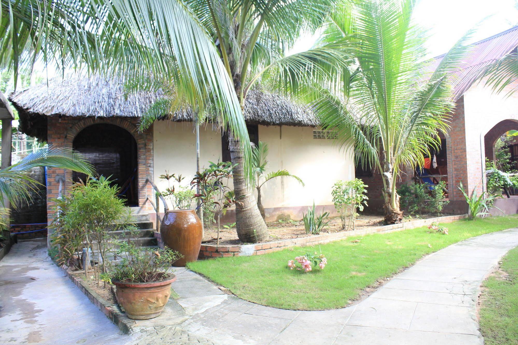 Lien Hiep Thanh Homestay & Beach Bar Фу Куок Екстериор снимка