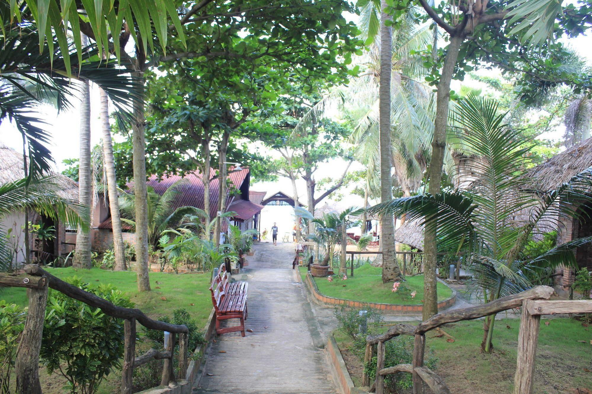 Lien Hiep Thanh Homestay & Beach Bar Фу Куок Екстериор снимка